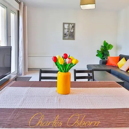 7 And Clear Apartment *